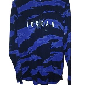 Jordan Men's Black and Blue/purple Patterned Camo Long Sleeve Tee Medium NWOT
